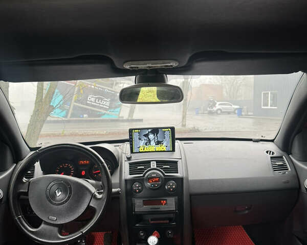 Красный Рено Меган, объемом двигателя 1.6 л и пробегом 315 тыс. км за 4250 $, фото 8 на Automoto.ua