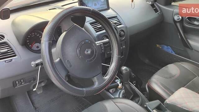 Красный Рено Меган, объемом двигателя 1.4 л и пробегом 251 тыс. км за 5000 $, фото 7 на Automoto.ua