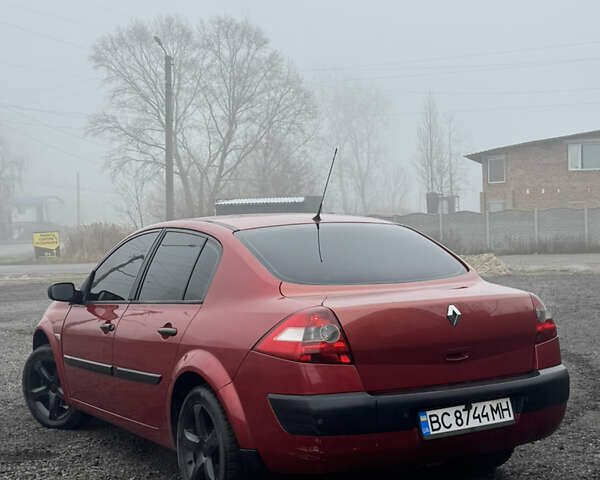 Красный Рено Меган, объемом двигателя 1.6 л и пробегом 315 тыс. км за 4250 $, фото 3 на Automoto.ua