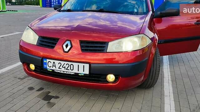 Красный Рено Меган, объемом двигателя 1.4 л и пробегом 251 тыс. км за 5000 $, фото 3 на Automoto.ua
