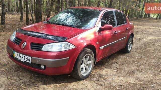 Красный Рено Меган, объемом двигателя 1.39 л и пробегом 152 тыс. км за 3600 $, фото 5 на Automoto.ua