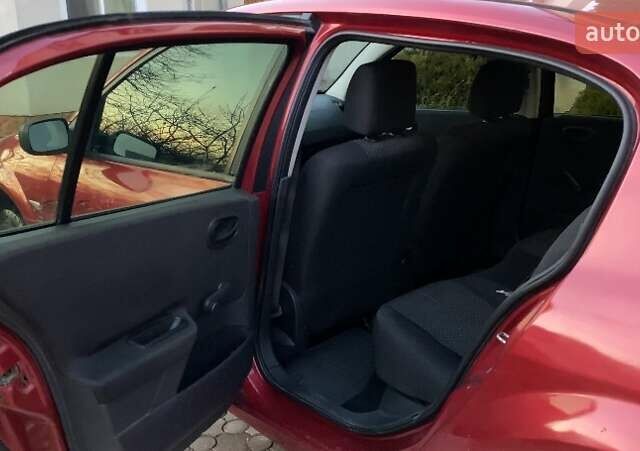 Красный Рено Меган, объемом двигателя 1.39 л и пробегом 182 тыс. км за 3500 $, фото 16 на Automoto.ua