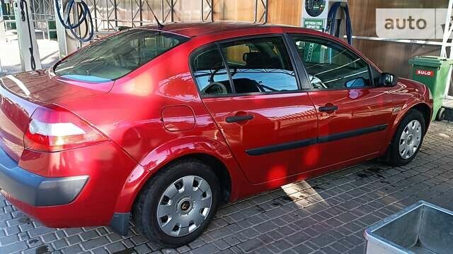 Красный Рено Меган, объемом двигателя 1.4 л и пробегом 321 тыс. км за 4500 $, фото 7 на Automoto.ua