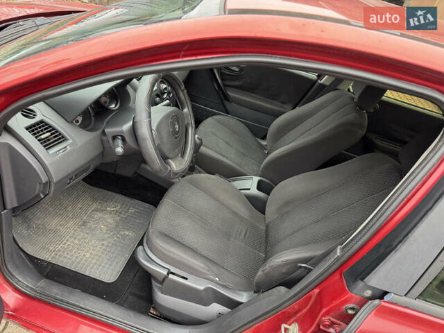 Красный Рено Меган, объемом двигателя 1.39 л и пробегом 183 тыс. км за 3400 $, фото 8 на Automoto.ua