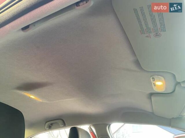 Красный Рено Меган, объемом двигателя 1.39 л и пробегом 182 тыс. км за 3500 $, фото 12 на Automoto.ua