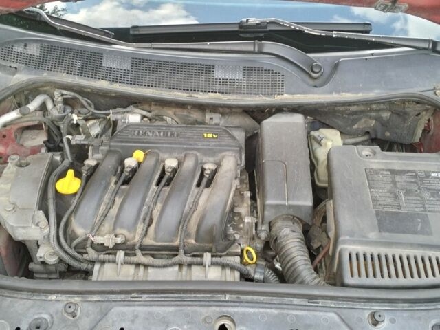 Рено Меган 2005 в Красилове на Automoto.ua Красный Рено Меган, объемом двигателя 1.4 л и пробегом 166 тыс. км за 3300 $, фото 11 на Automoto.ua