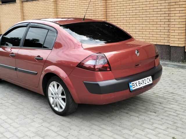 Рено Меган 2005 в Красилове на Automoto.ua Красный Рено Меган, объемом двигателя 1.4 л и пробегом 166 тыс. км за 3300 $, фото 4 на Automoto.ua