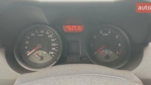 Красный Рено Меган, объемом двигателя 1.4 л и пробегом 165 тыс. км за 3800 $, фото 1 на Automoto.ua