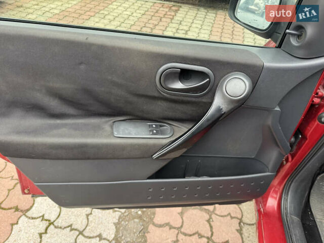 Красный Рено Меган, объемом двигателя 1.39 л и пробегом 183 тыс. км за 3400 $, фото 7 на Automoto.ua