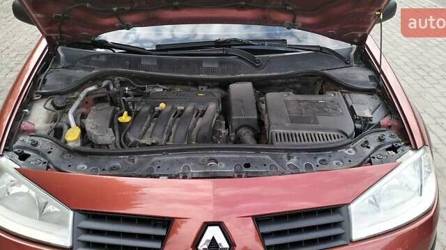 Красный Рено Меган, объемом двигателя 1.4 л и пробегом 165 тыс. км за 3800 $, фото 5 на Automoto.ua