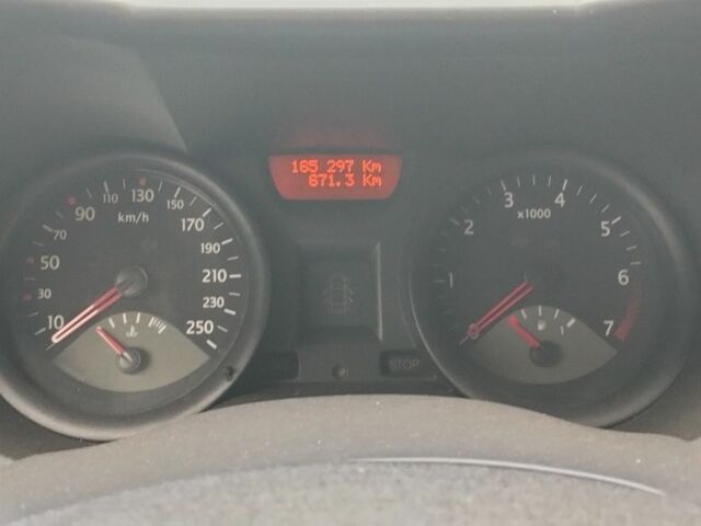 Рено Меган 2005 в Красилове на Automoto.ua Красный Рено Меган, объемом двигателя 1.4 л и пробегом 166 тыс. км за 3300 $, фото 7 на Automoto.ua