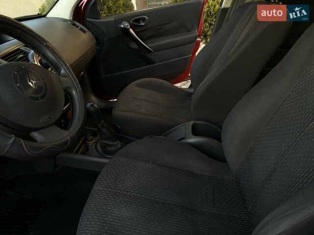 Красный Рено Меган, объемом двигателя 1.39 л и пробегом 182 тыс. км за 3500 $, фото 11 на Automoto.ua