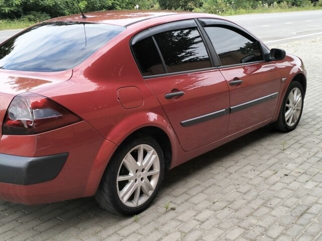Рено Меган 2005 в Красилове на Automoto.ua Красный Рено Меган, объемом двигателя 1.4 л и пробегом 166 тыс. км за 3300 $, фото 3 на Automoto.ua
