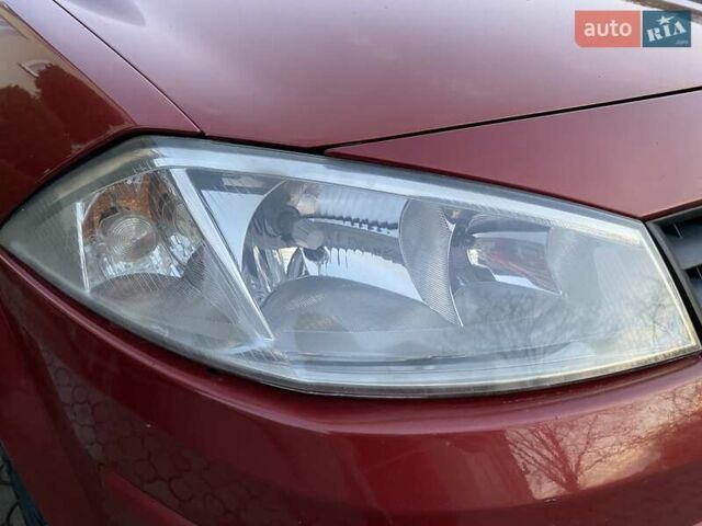 Красный Рено Меган, объемом двигателя 1.39 л и пробегом 182 тыс. км за 3500 $, фото 8 на Automoto.ua