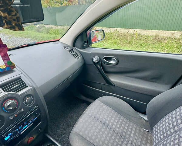 Красный Рено Меган, объемом двигателя 1.39 л и пробегом 286 тыс. км за 3800 $, фото 13 на Automoto.ua