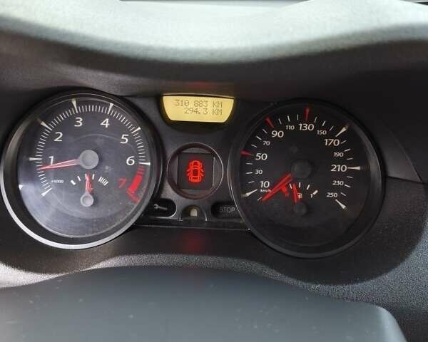 Червоний Рено Меган, об'ємом двигуна 1.4 л та пробігом 310 тис. км за 3500 $, фото 6 на Automoto.ua