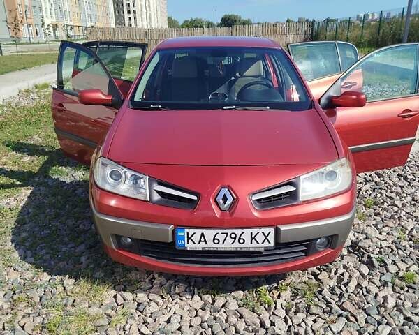 Красный Рено Меган, объемом двигателя 1.6 л и пробегом 242 тыс. км за 4700 $, фото 20 на Automoto.ua