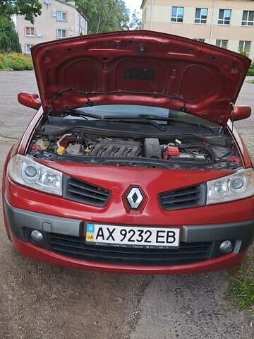 Красный Рено Меган, объемом двигателя 1.4 л и пробегом 260 тыс. км за 4200 $, фото 7 на Automoto.ua