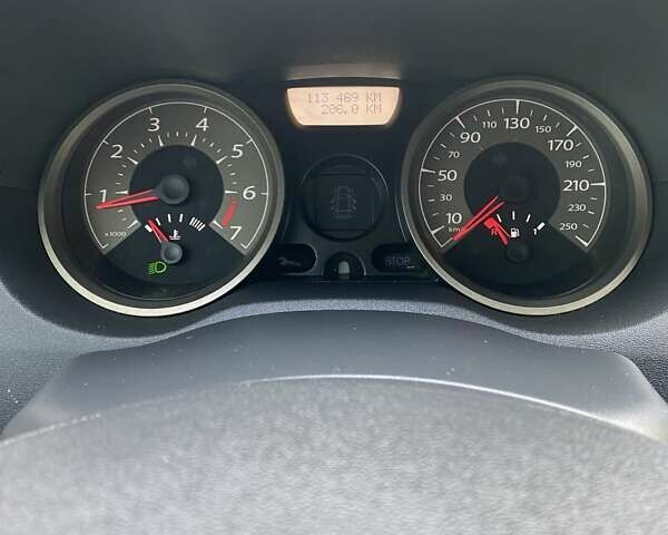 Красный Рено Меган, объемом двигателя 1.6 л и пробегом 115 тыс. км за 5500 $, фото 14 на Automoto.ua