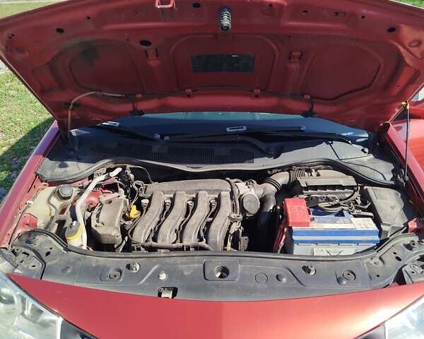 Красный Рено Меган, объемом двигателя 1.6 л и пробегом 242 тыс. км за 4700 $, фото 18 на Automoto.ua