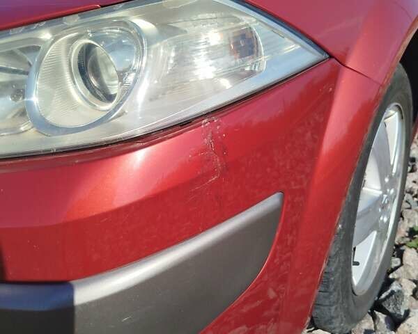 Красный Рено Меган, объемом двигателя 1.6 л и пробегом 242 тыс. км за 4700 $, фото 7 на Automoto.ua