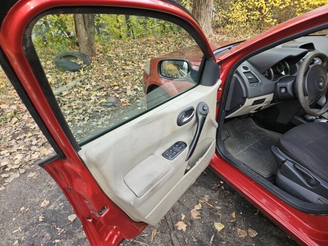 Червоний Рено Меган, об'ємом двигуна 1.6 л та пробігом 286 тис. км за 4000 $, фото 7 на Automoto.ua