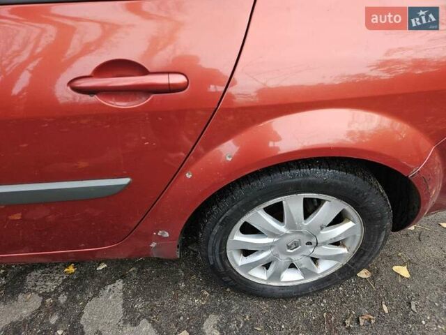 Красный Рено Меган, объемом двигателя 1.6 л и пробегом 286 тыс. км за 4000 $, фото 9 на Automoto.ua