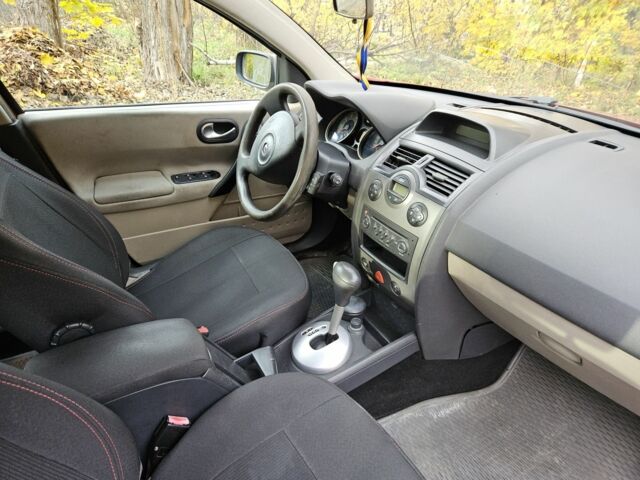 Червоний Рено Меган, об'ємом двигуна 1.6 л та пробігом 286 тис. км за 4000 $, фото 5 на Automoto.ua