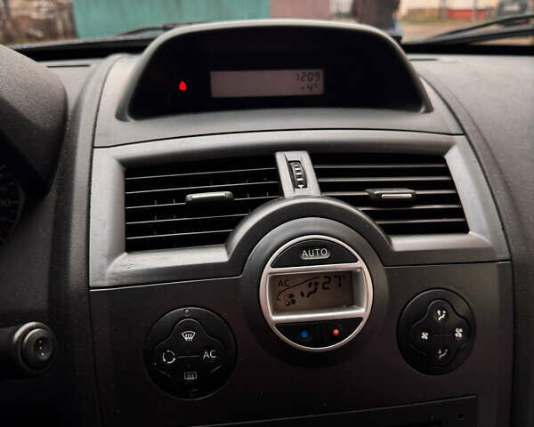 Червоний Рено Меган, об'ємом двигуна 1.6 л та пробігом 234 тис. км за 5200 $, фото 4 на Automoto.ua