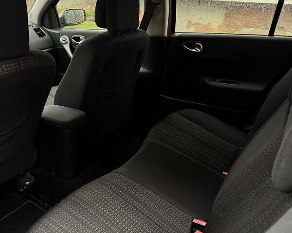 Червоний Рено Меган, об'ємом двигуна 1.6 л та пробігом 234 тис. км за 5200 $, фото 26 на Automoto.ua