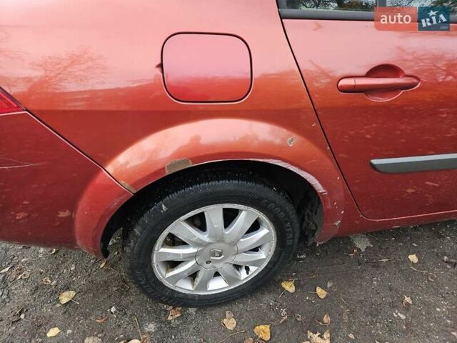 Красный Рено Меган, объемом двигателя 1.6 л и пробегом 286 тыс. км за 4000 $, фото 11 на Automoto.ua