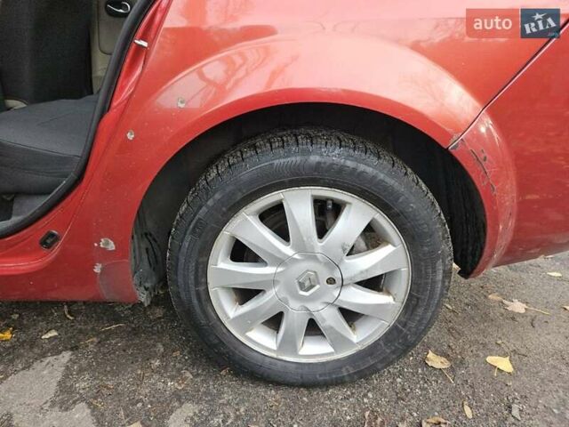 Красный Рено Меган, объемом двигателя 1.6 л и пробегом 286 тыс. км за 4000 $, фото 14 на Automoto.ua