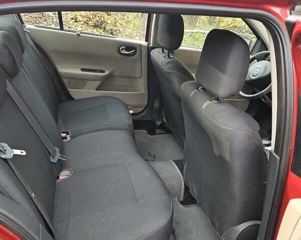 Красный Рено Меган, объемом двигателя 1.6 л и пробегом 286 тыс. км за 4000 $, фото 5 на Automoto.ua