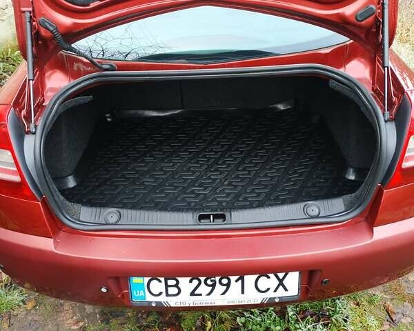 Красный Рено Меган, объемом двигателя 1.6 л и пробегом 160 тыс. км за 5700 $, фото 12 на Automoto.ua