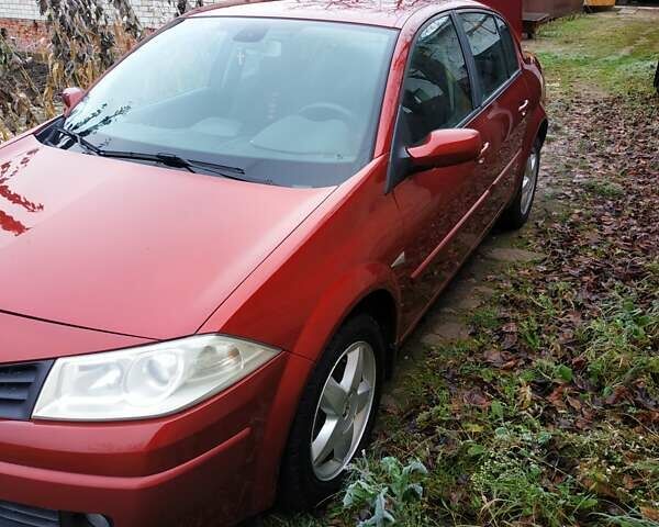 Красный Рено Меган, объемом двигателя 1.6 л и пробегом 160 тыс. км за 5700 $, фото 7 на Automoto.ua