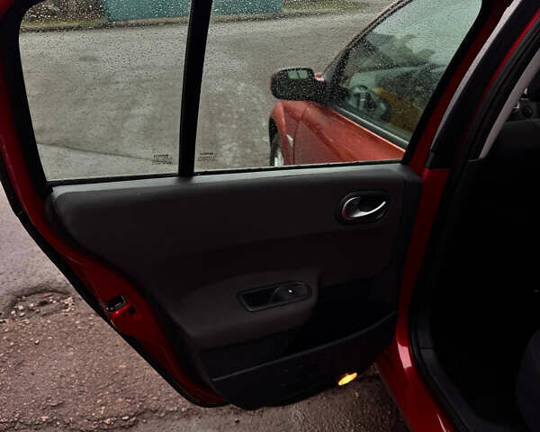 Червоний Рено Меган, об'ємом двигуна 1.6 л та пробігом 234 тис. км за 5200 $, фото 28 на Automoto.ua