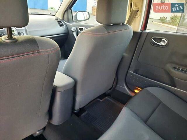 Красный Рено Меган, объемом двигателя 1.6 л и пробегом 167 тыс. км за 5900 $, фото 66 на Automoto.ua