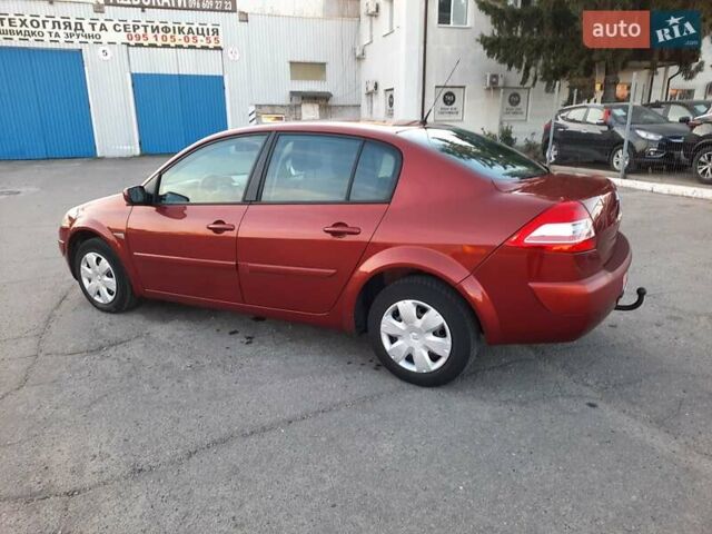 Красный Рено Меган, объемом двигателя 1.6 л и пробегом 167 тыс. км за 5900 $, фото 1 на Automoto.ua