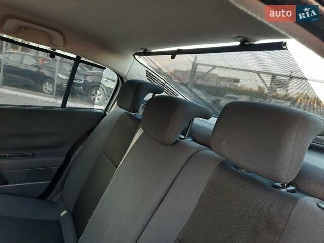 Красный Рено Меган, объемом двигателя 1.6 л и пробегом 167 тыс. км за 5900 $, фото 70 на Automoto.ua