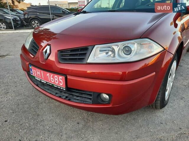 Красный Рено Меган, объемом двигателя 1.6 л и пробегом 167 тыс. км за 5900 $, фото 28 на Automoto.ua