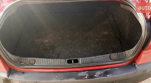 Червоний Рено Меган, об'ємом двигуна 1.39 л та пробігом 238 тис. км за 3500 $, фото 8 на Automoto.ua