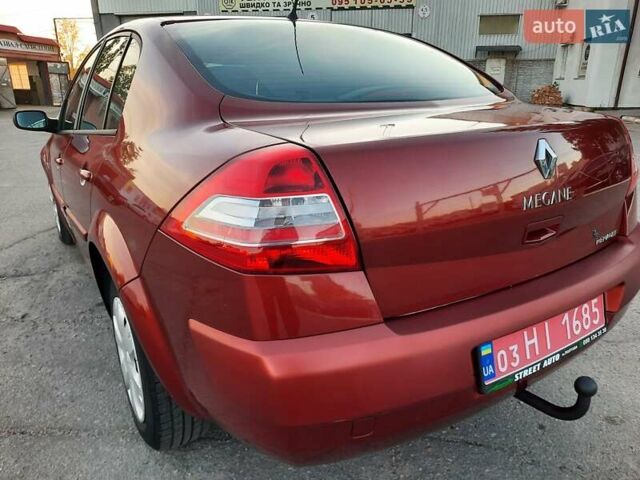 Красный Рено Меган, объемом двигателя 1.6 л и пробегом 167 тыс. км за 5900 $, фото 71 на Automoto.ua