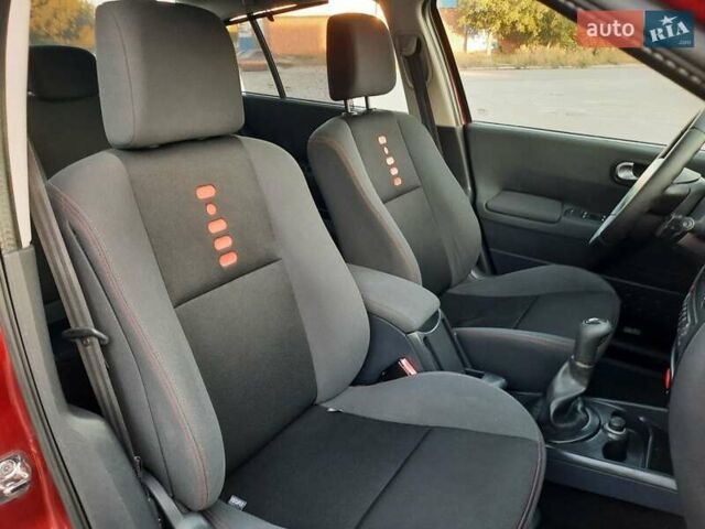 Красный Рено Меган, объемом двигателя 1.6 л и пробегом 167 тыс. км за 5900 $, фото 106 на Automoto.ua