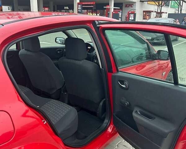 Червоний Рено Меган, об'ємом двигуна 1.39 л та пробігом 230 тис. км за 4300 $, фото 7 на Automoto.ua