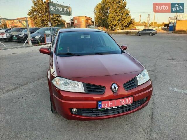 Красный Рено Меган, объемом двигателя 1.6 л и пробегом 167 тыс. км за 5900 $, фото 12 на Automoto.ua