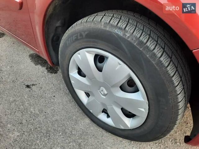 Красный Рено Меган, объемом двигателя 1.6 л и пробегом 167 тыс. км за 5900 $, фото 107 на Automoto.ua