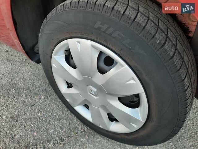 Красный Рено Меган, объемом двигателя 1.6 л и пробегом 167 тыс. км за 5900 $, фото 65 на Automoto.ua