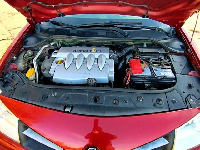 Красный Рено Меган, объемом двигателя 1.6 л и пробегом 189 тыс. км за 5800 $, фото 10 на Automoto.ua