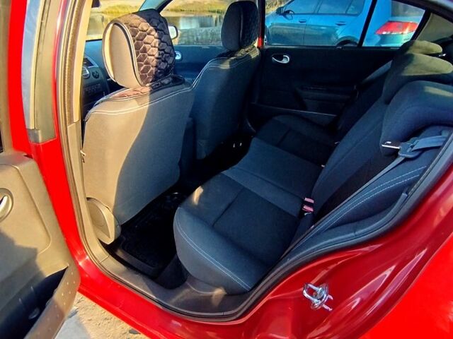 Красный Рено Меган, объемом двигателя 1.6 л и пробегом 189 тыс. км за 5800 $, фото 5 на Automoto.ua