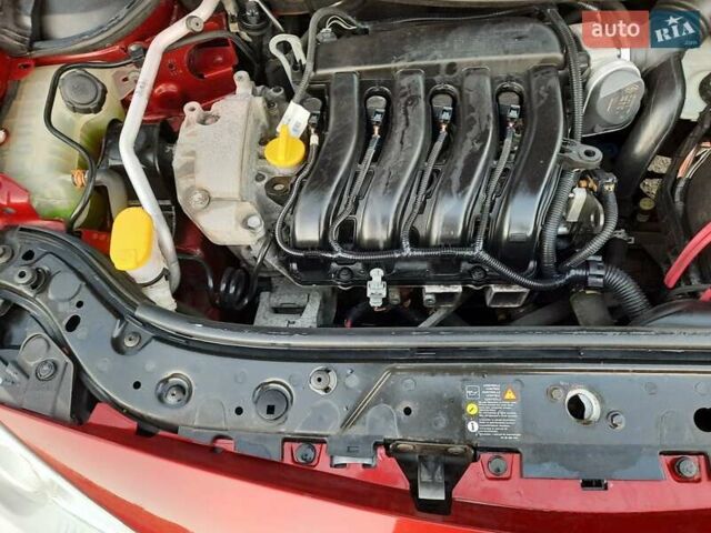 Красный Рено Меган, объемом двигателя 1.6 л и пробегом 167 тыс. км за 5900 $, фото 110 на Automoto.ua